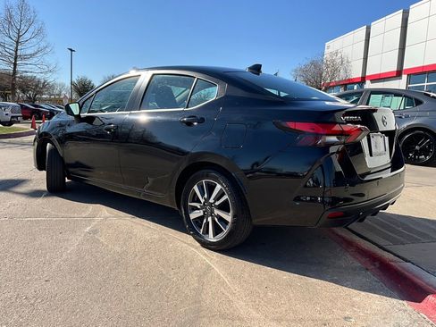 Used 2025 Nissan Versa SV image 8