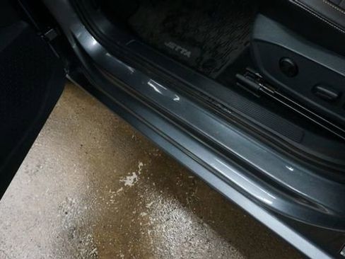 Certified 2023 Volkswagen Jetta SE image 30