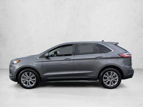 Used 2024 Ford Edge Titanium image 9