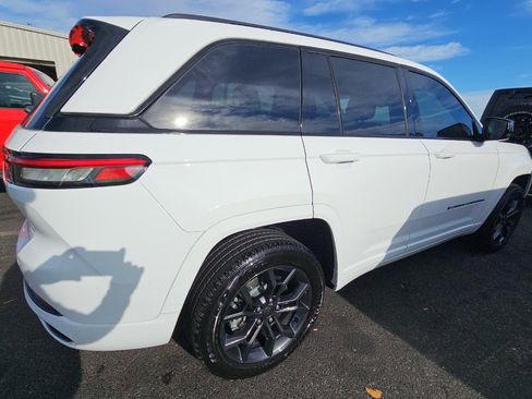 Used 2024 Jeep Grand Cherokee Limited 4xe image 4