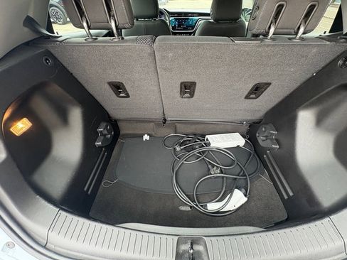 Used 2023 Chevrolet Bolt LT FWD image 33