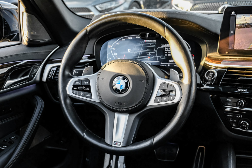 Used 2021 BMW M550i xDrive w/ Executive Package AWD/4WD image 15