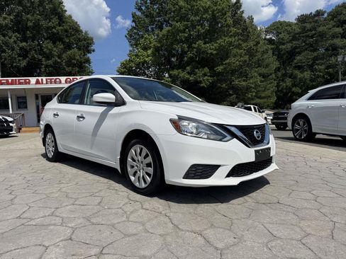 Used 2017 Nissan Sentra SV FWD image 1
