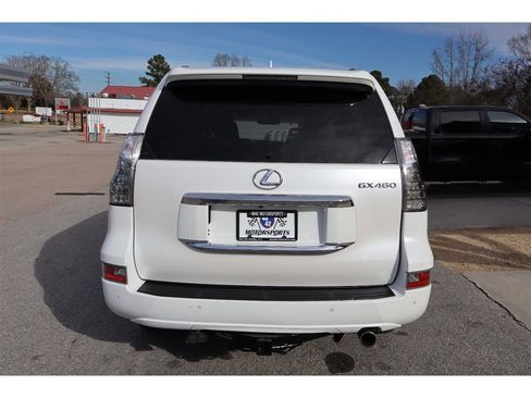 Used 2017 Lexus GX 460 image 4
