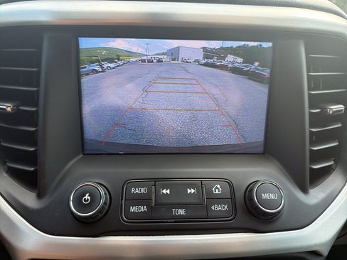 Used 2018 GMC Acadia SLT AWD/4WD image 18