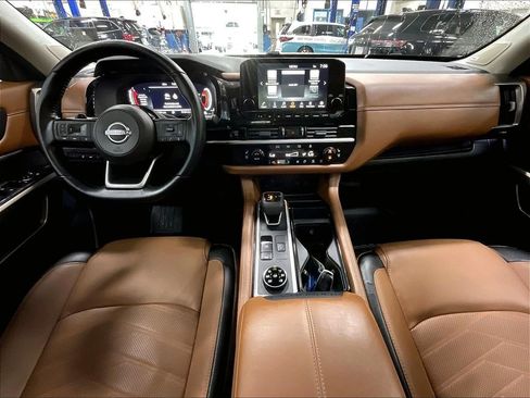 Used 2025 Nissan Pathfinder Platinum AWD/4WD image 22