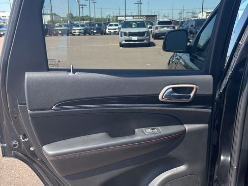 Used 2016 Jeep Grand Cherokee Limited 75th Anniversary AWD/4WD image 25