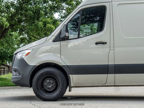 Used 2023 Mercedes-Benz Sprinter 2500 image 4