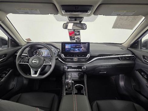 Used 2025 Nissan Altima 2.5 SR w/ SR Premium Package image 27