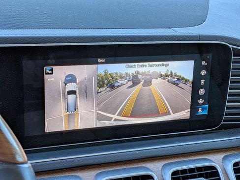 Used 2023 Mercedes-Benz GLS 450 4MATIC image 22