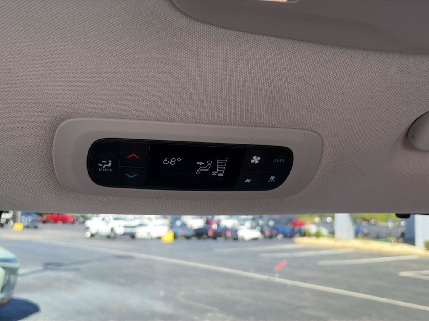 Used 2024 Chrysler Pacifica Touring-L FWD image 13