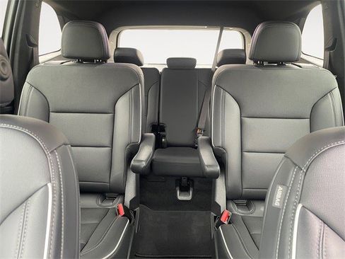 Certified 2025 Buick Enclave Preferred image 13