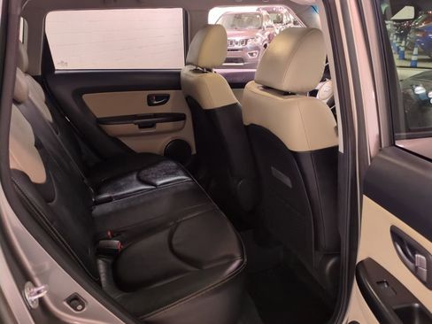 Used 2011 Kia Soul ! w/ Premium Pkg image 12