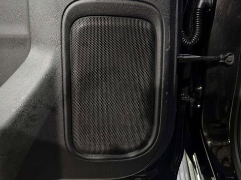 Used 2022 GMC Sierra 3500 Denali w/ Denali Ultimate Package image 32