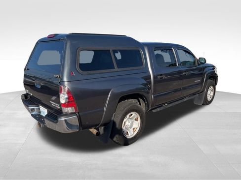 Used 2014 Toyota Tacoma PreRunner image 24