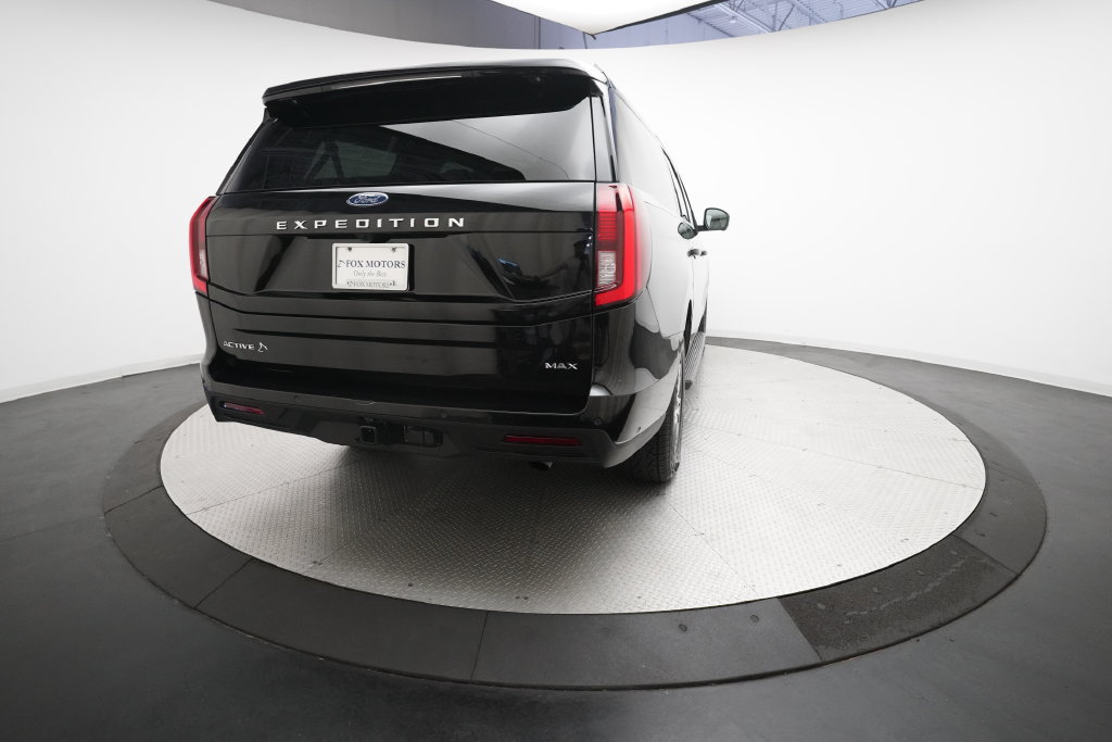 Used 2025 Ford Expedition Max Active AWD/4WD image 13