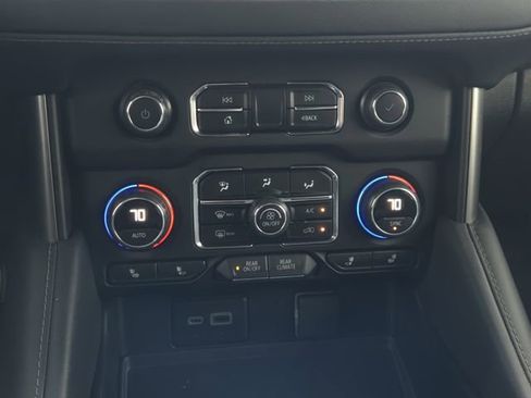 Used 2024 Chevrolet Tahoe Z71 w/ Luxury Package image 21