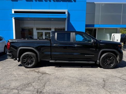 Used 2024 GMC Sierra 1500 Pro w/ Graphite Edition AWD/4WD image 4