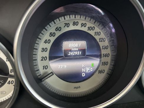 Used 2014 Mercedes-Benz E 550 4MATIC Sedan image 47