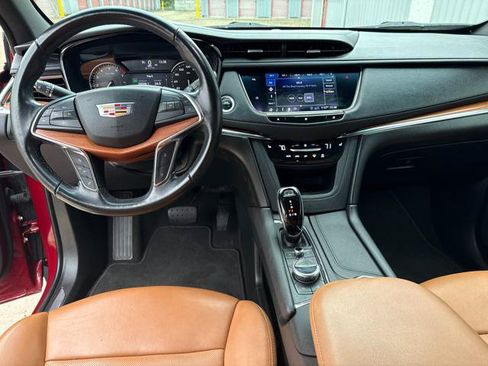 Used 2020 Cadillac XT5 Premium Luxury w/ LPO, Floor Liner Package AWD/4WD image 11