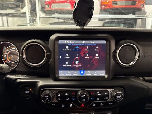 Used 2021 Jeep Gladiator Overland w/ Popular Equipment Package AWD/4WD image 98