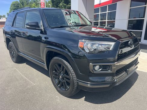 Used 2019 Toyota 4Runner Limited AWD/4WD image 2