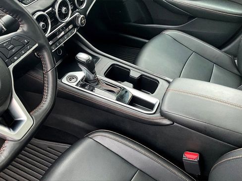 Used 2023 Nissan Sentra SR w/ SR Premium Package image 8