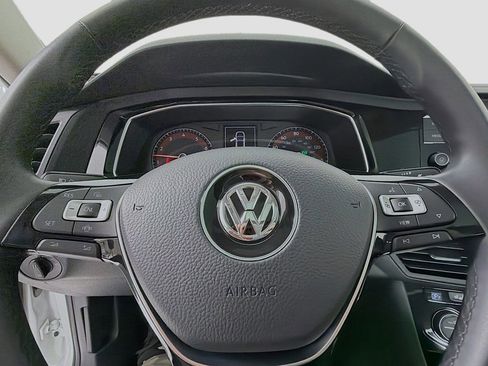 Used 2020 Volkswagen Jetta SE w/ SE Cold Weather Package image 11