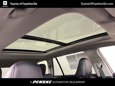 Used 2024 Toyota Grand Highlander Limited image 6