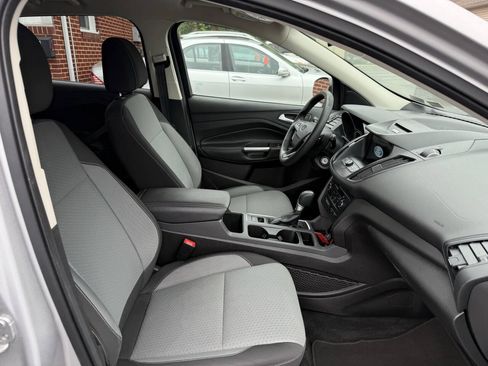 Used 2017 Ford Escape SE w/ Equipment Group 201A AWD/4WD image 23
