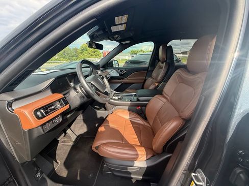 Used 2022 Lincoln Aviator Reserve w/ Equipment Group 201A AWD/4WD image 11