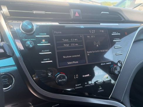 Used 2018 Toyota Camry XSE FWD image 21