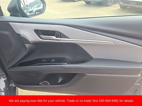 Used 2025 Toyota Camry SE AWD/4WD image 25