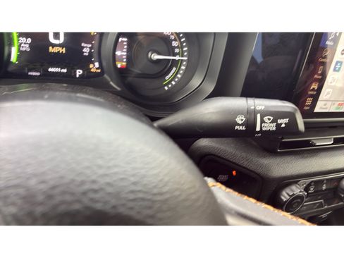 Used 2024 Jeep Wrangler Unlimited AWD/4WD image 22