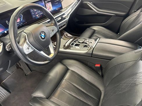 Used 2025 BMW X7 xDrive40i AWD/4WD image 4