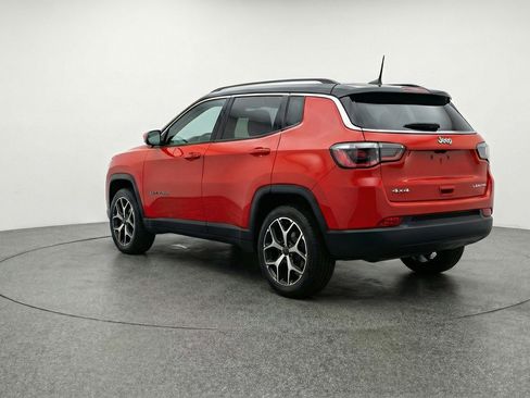 Used 2025 Jeep Compass Limited image 6