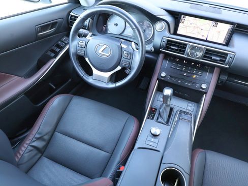 Used 2017 Lexus IS 200t image 15