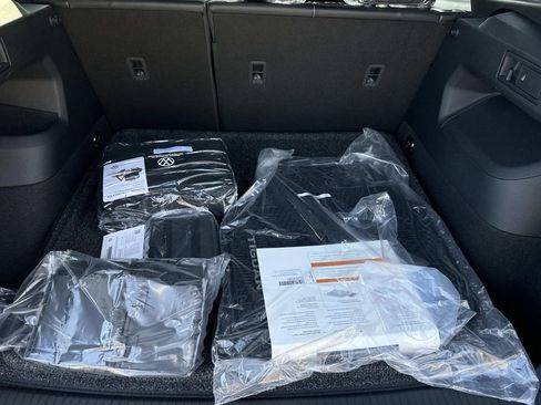 New 2026 Volkswagen Tiguan SE R-Line image 20