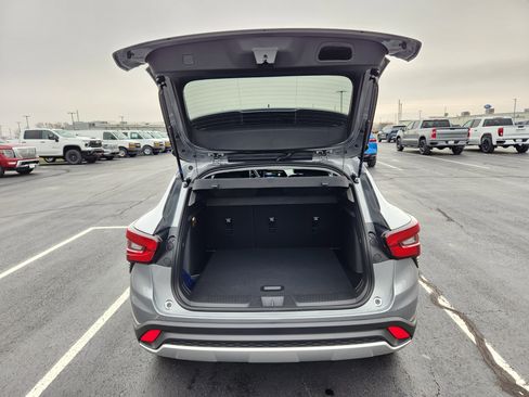 New 2026 Chevrolet Trax LT w/ Sunroof Package image 7