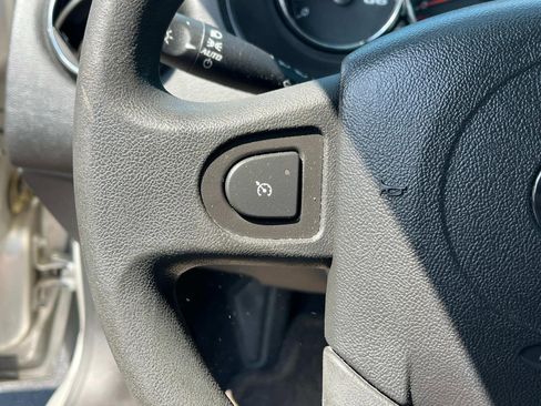 Used 2005 Pontiac G6 GT image 27