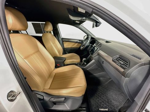 Used 2024 Volkswagen Tiguan SE AWD/4WD image 26