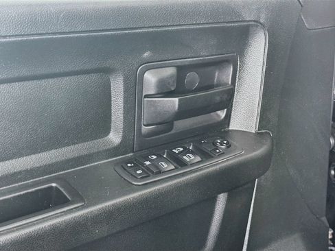 Used 2017 RAM 1500 Express AWD/4WD image 18