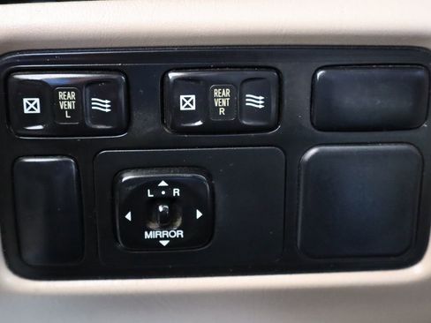 Used 2000 Toyota Land Cruiser image 36