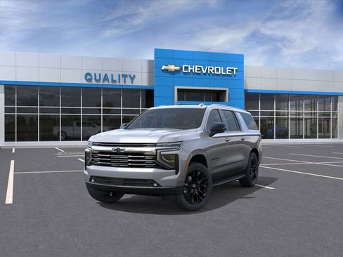 New 2025 Chevrolet Suburban Premier image 8