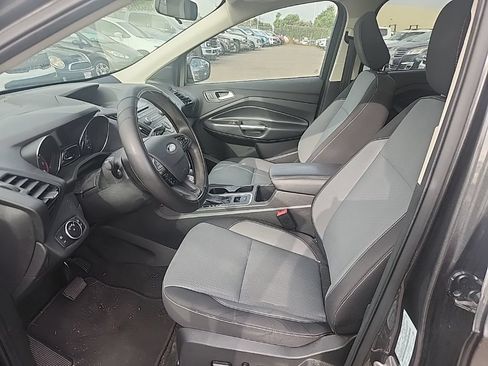 Used 2018 Ford Escape SE FWD image 18