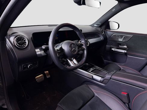 Used 2025 Mercedes-Benz GLB 35 AMG 4MATIC image 10