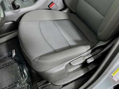 Used 2024 GMC Terrain SLE FWD image 18