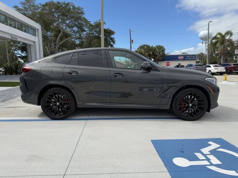 Used 2022 BMW X6 M50i w/ Executive Package image 2