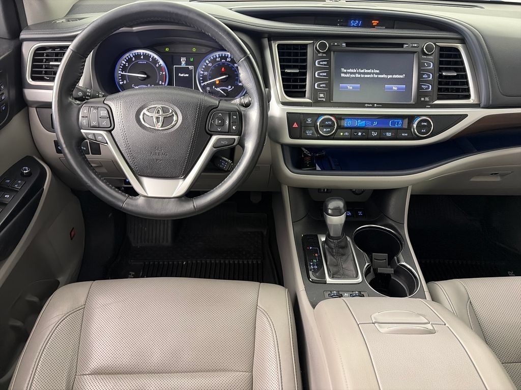 Used 2015 Toyota Highlander Limited Platinum AWD/4WD image 14