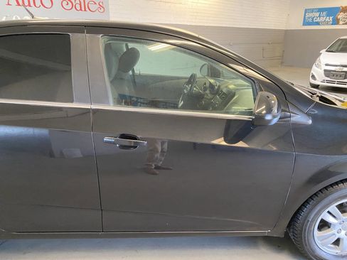 Used 2013 Chevrolet Sonic LT image 18